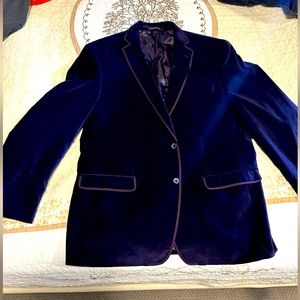 Men’s velvet blazer